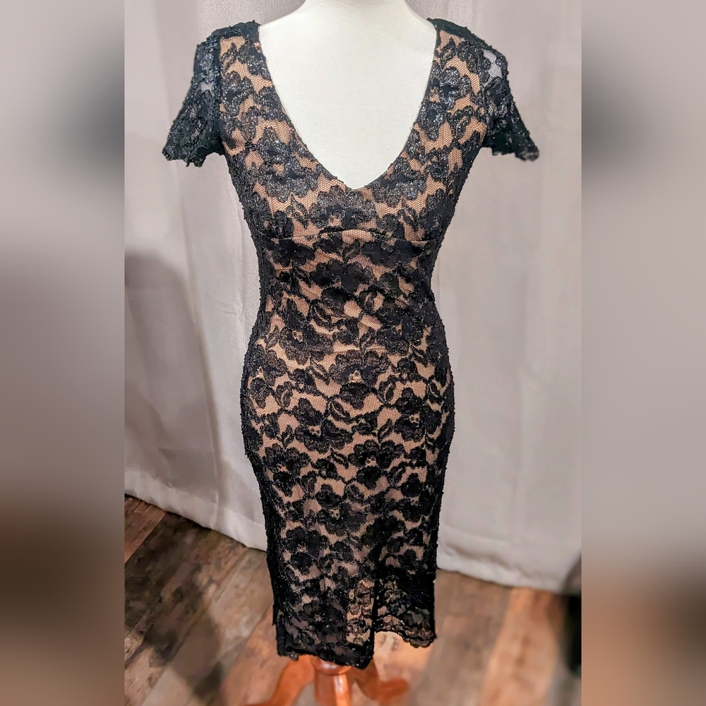 Vintage Black shimmer Lace short sleeve dress with nude lining size Medium